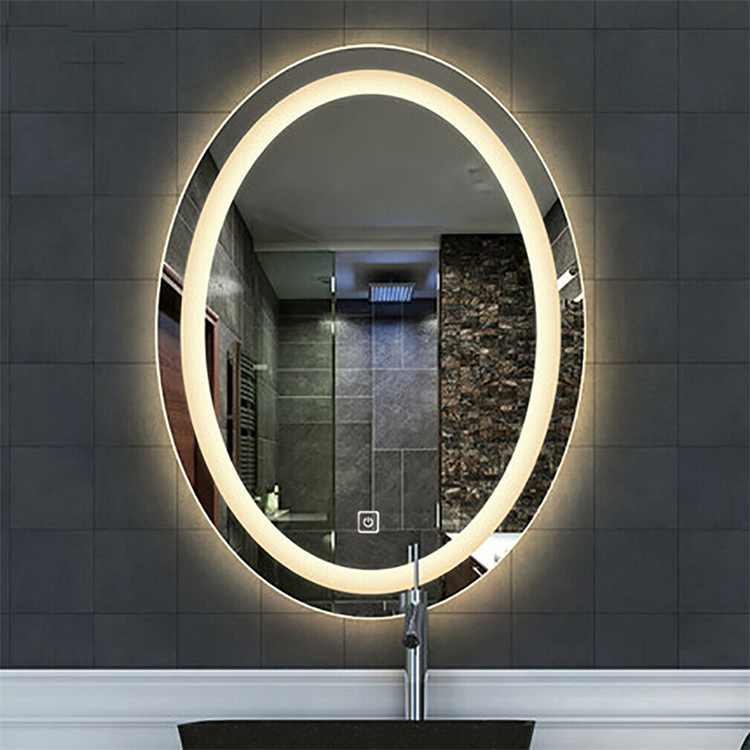 Espejo LED de pie ovalado en hotel