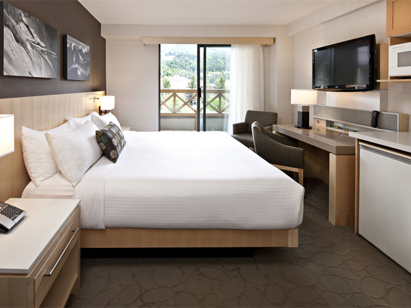 Muebles de hotel de tamaño king de Delta Hotels By Marriott